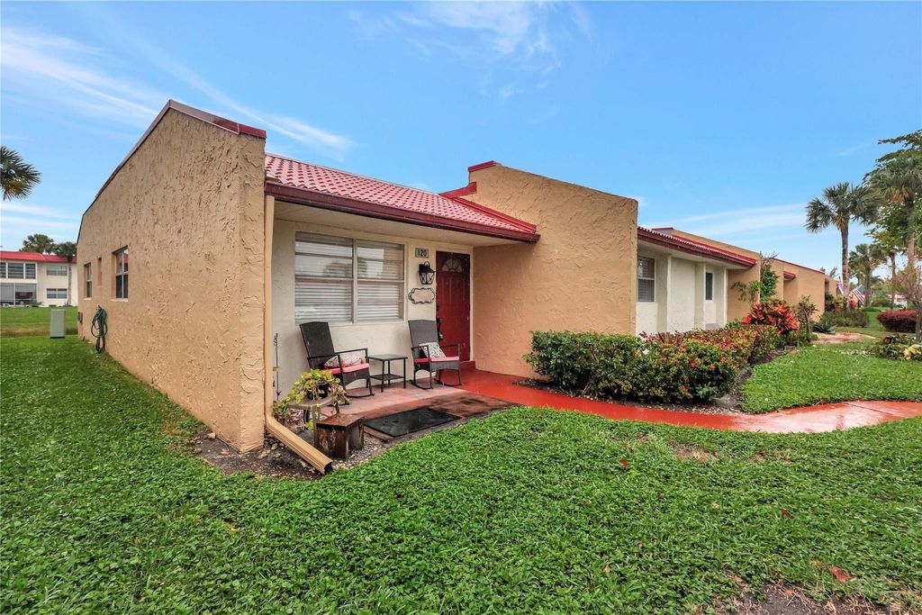 Photo of 120 Lake Anne Drive #120, West Palm Beach, FL 33411 (MLS # F10434043)