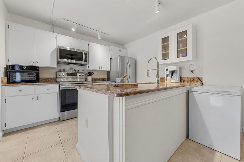 Photo of 7424 74th Way, West Palm Beach, FL 33407 (MLS # R11104733)