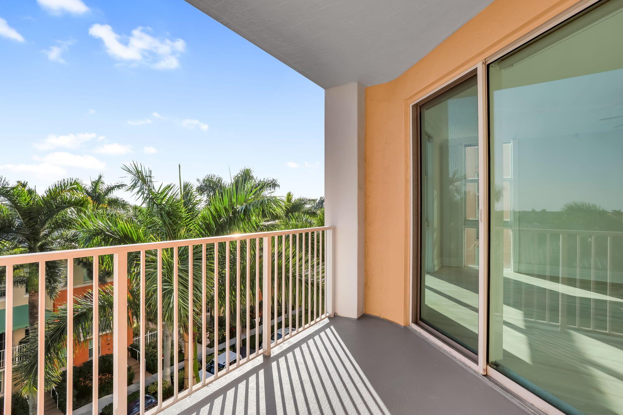 MOORINGS AT LANTANA CONDO - Residential