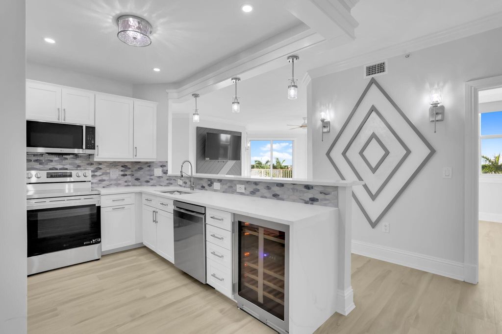 Photo of 804 E Windward Way #509, Lantana, FL 33462 (MLS # R11146284)