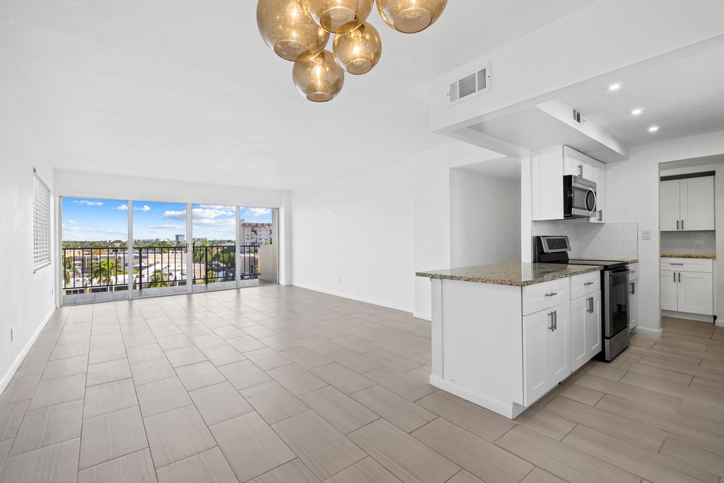 Photo of 801 S Federal Highway #716, Pompano Beach, FL 33062 (MLS # B26025949)