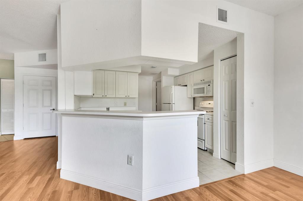 SAN MATERA THE GARDENS CONDO - Residential