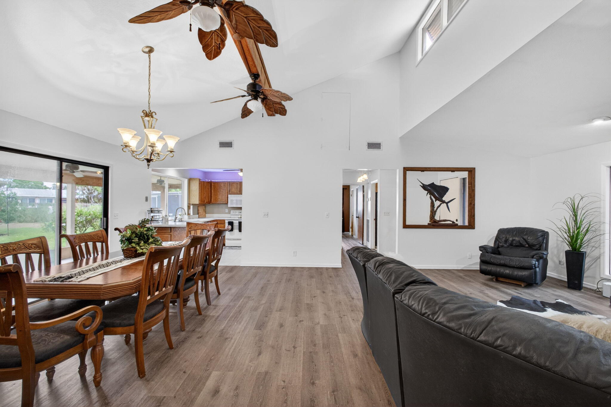 PARAMOUNT ESTATES - Residential