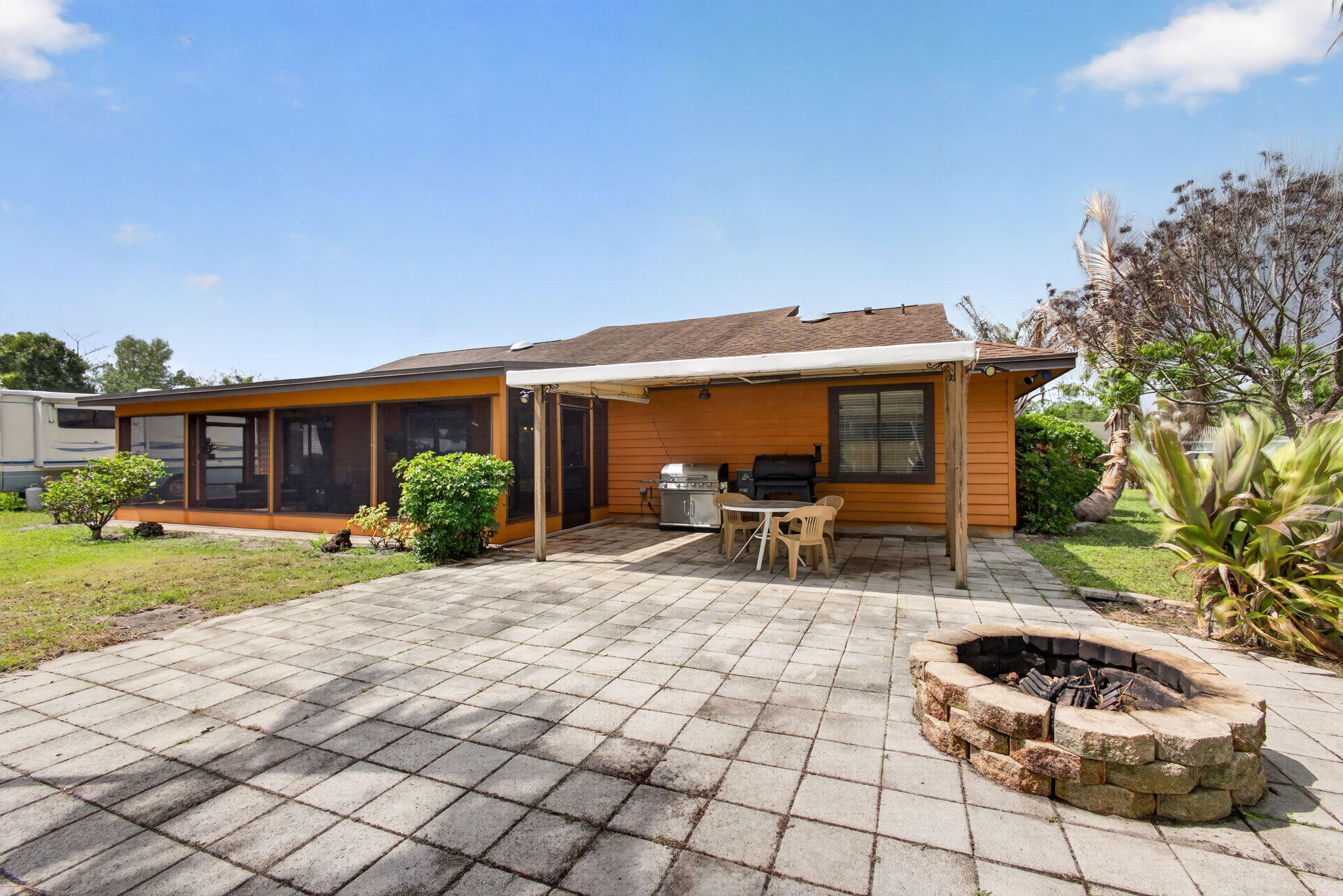 PARAMOUNT ESTATES - Residential