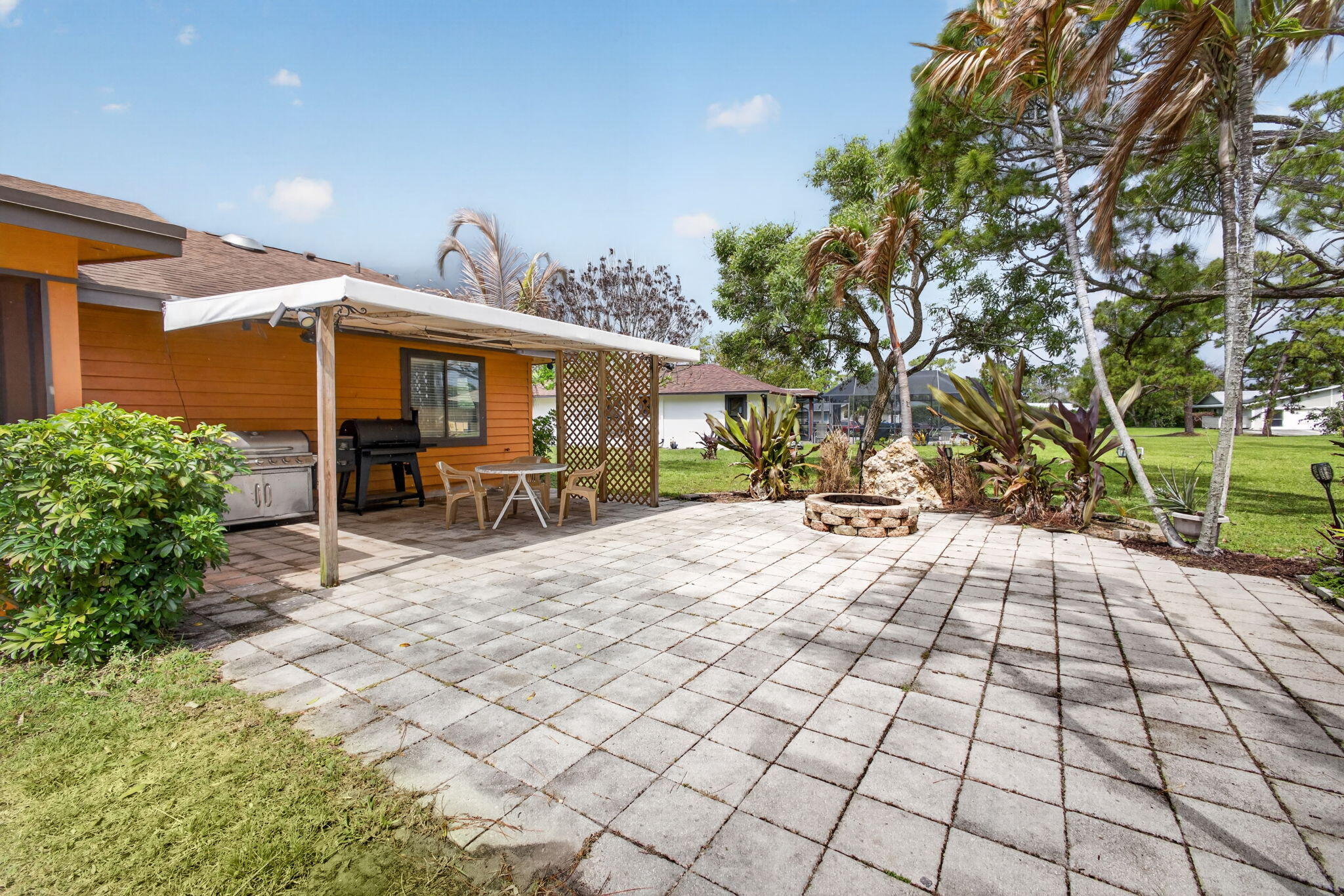 PARAMOUNT ESTATES - Residential