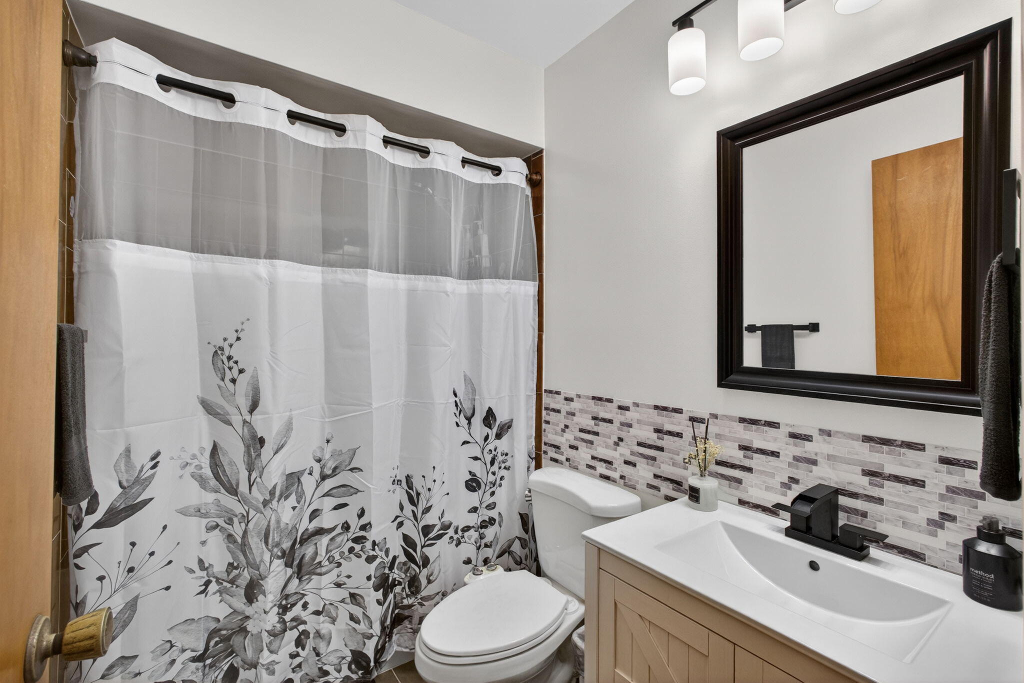 PARAMOUNT ESTATES - Residential