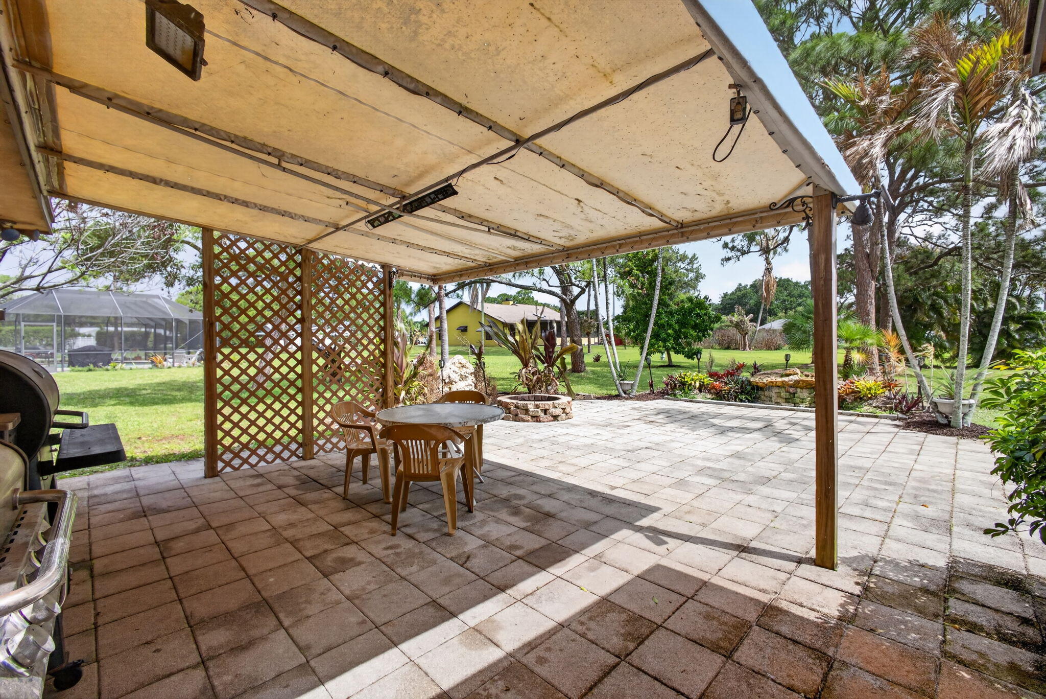 PARAMOUNT ESTATES - Residential