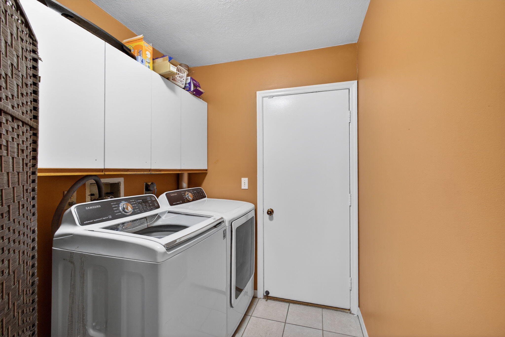 PARAMOUNT ESTATES - Residential