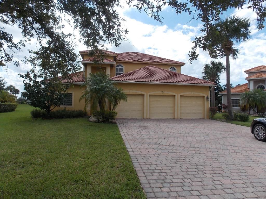 Photo of 323 NW Sheffield Circle, Port Saint Lucie, FL 34983 (MLS # R11121435)