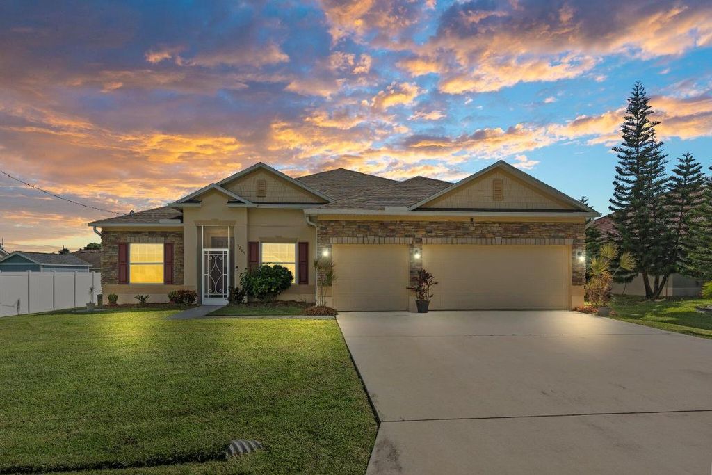 Photo of 5265 NW Aljo Circle, Port Saint Lucie, FL 34986 (MLS # R10929380)