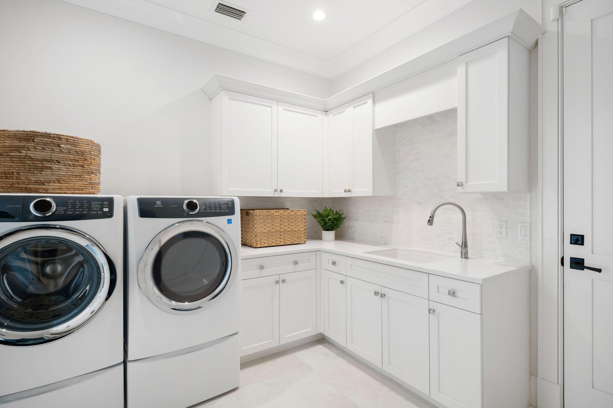 REPLAT OF RIOMAR BAY UNIT - Residential