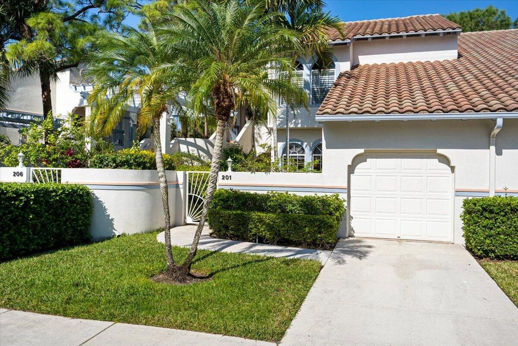 Photo of 201 Ryder Cup Circle, Palm Beach Gardens, FL 33418 (MLS # R11051050)