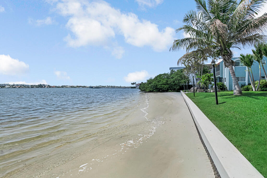KEN-LEE GARDENS CONDO - Residential
