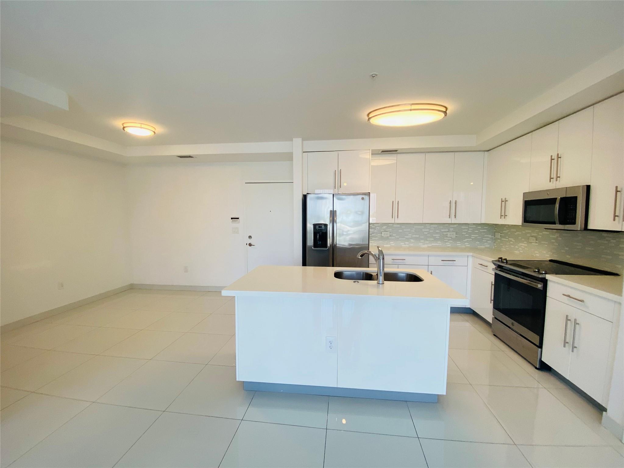 Aventura Place - Residential Lease