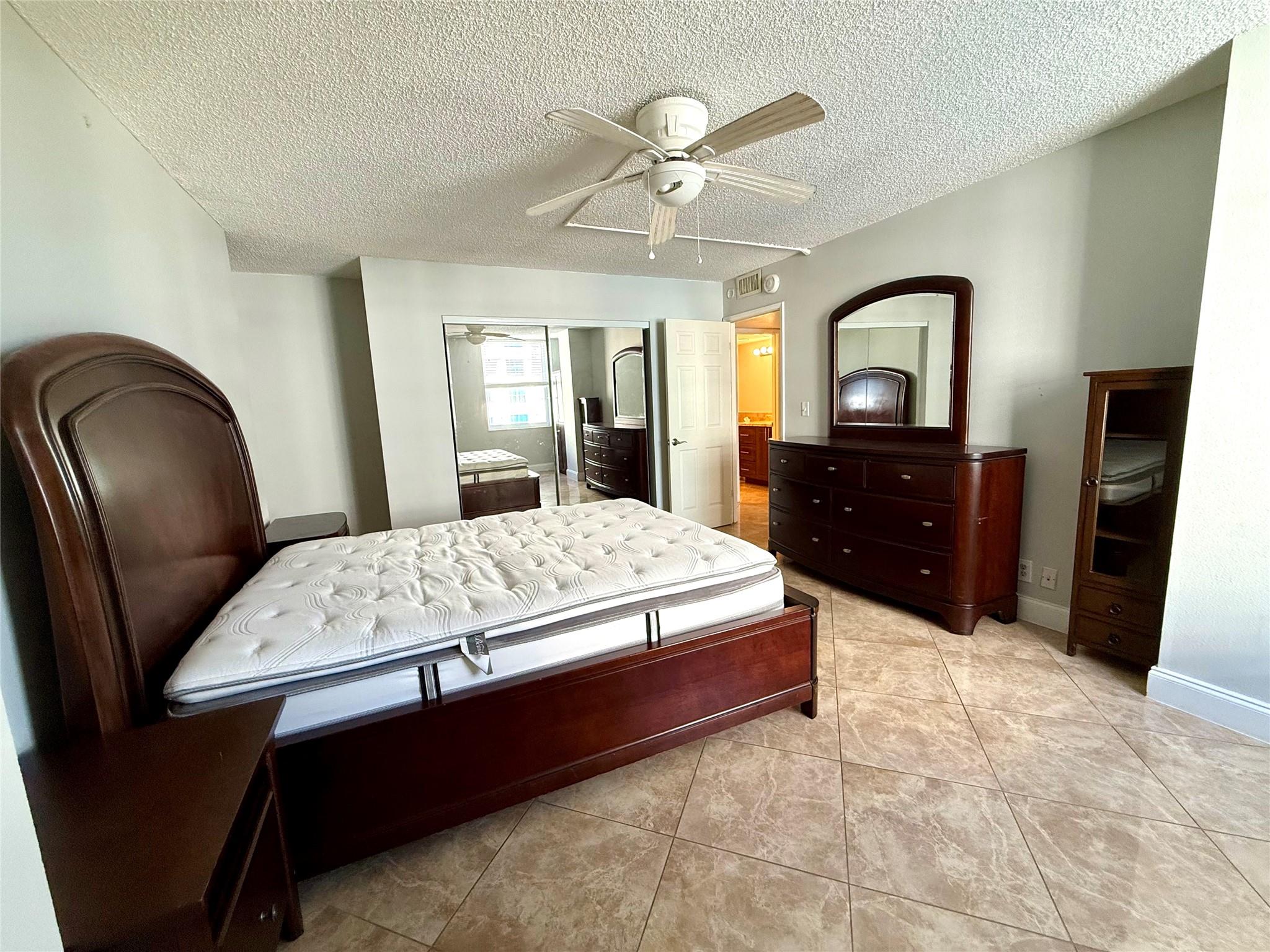 POMPANO BEACH CLUB CONDO - Residential Lease