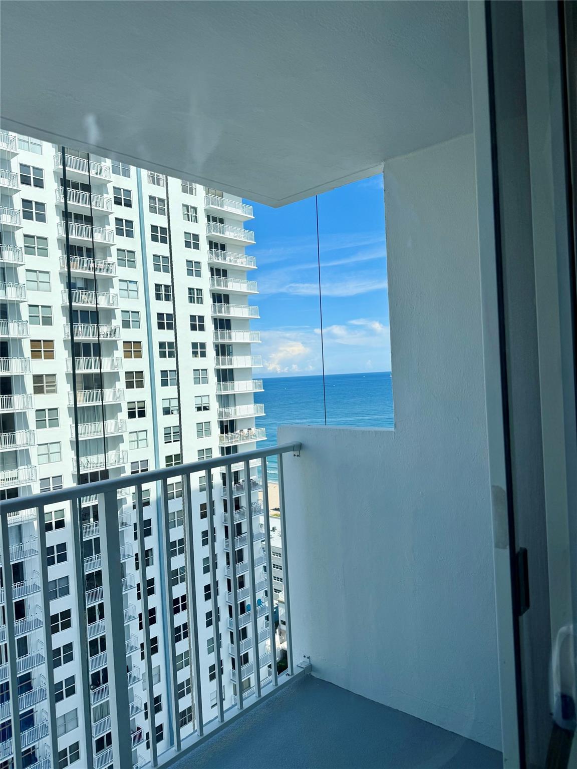 POMPANO BEACH CLUB CONDO - Residential Lease