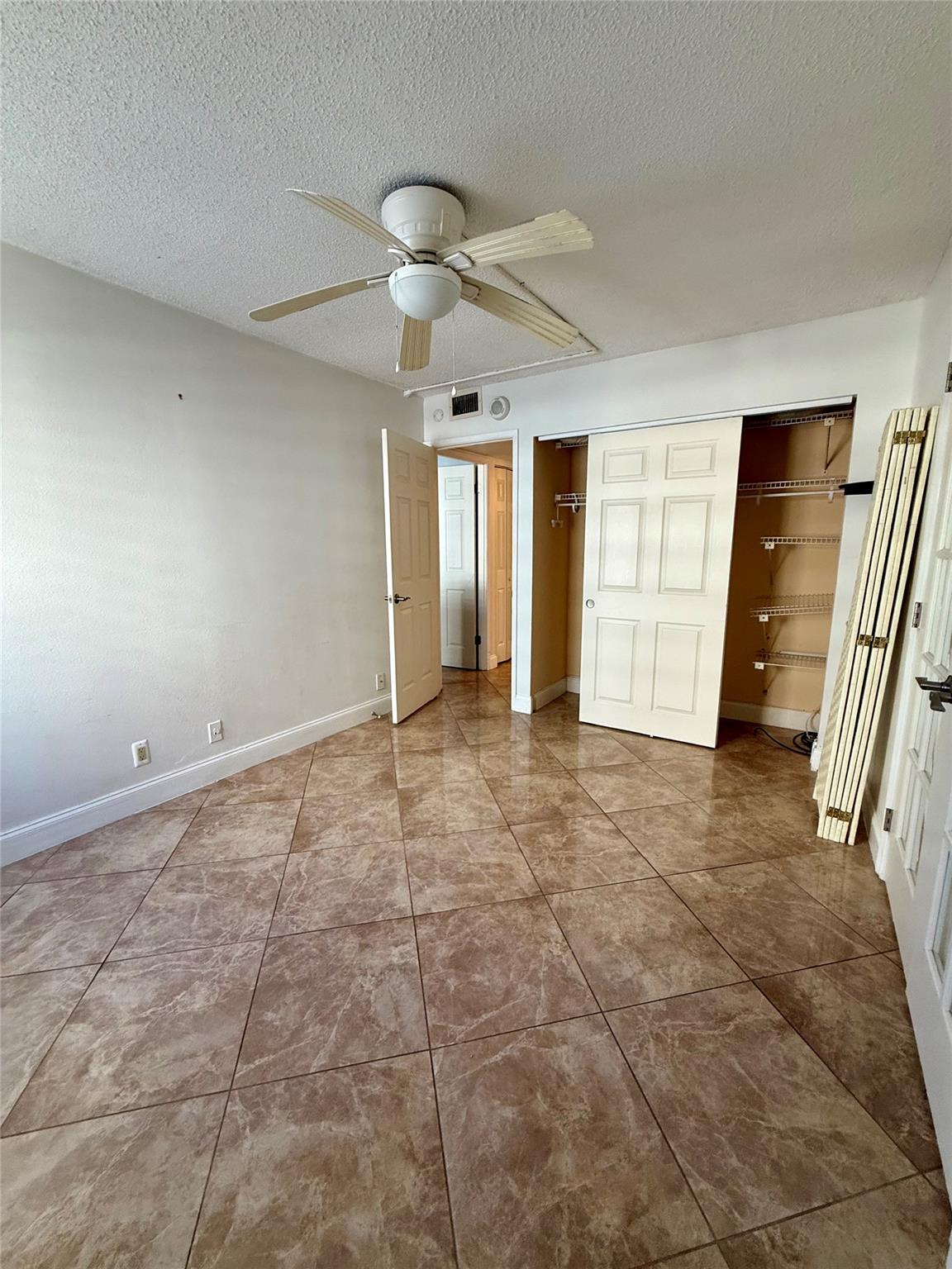 POMPANO BEACH CLUB CONDO - Residential Lease