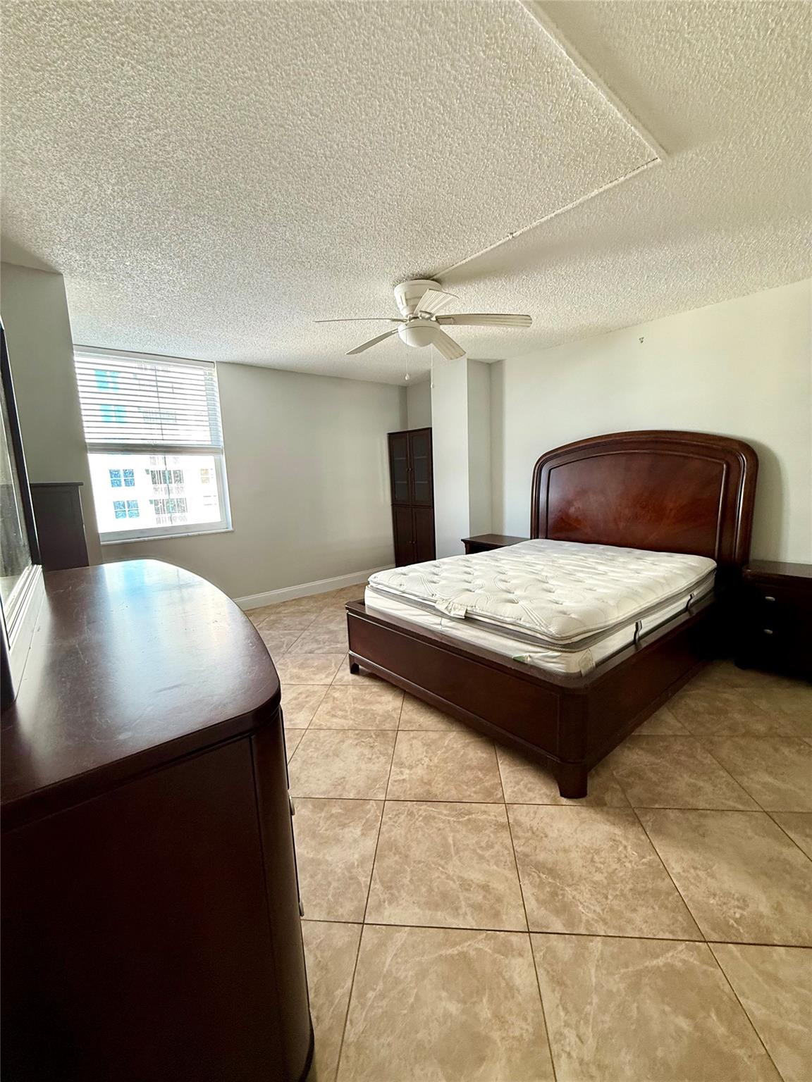 POMPANO BEACH CLUB CONDO - Residential Lease