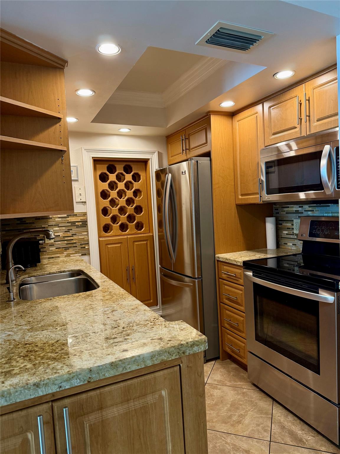 POMPANO BEACH CLUB CONDO - Residential Lease