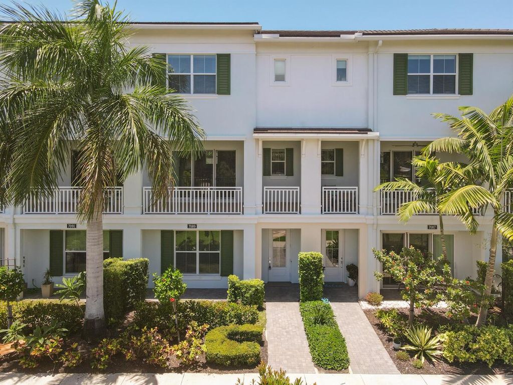 Photo of 7089 Edison Place, Palm Beach Gardens, FL 33418 (MLS # R11002900)