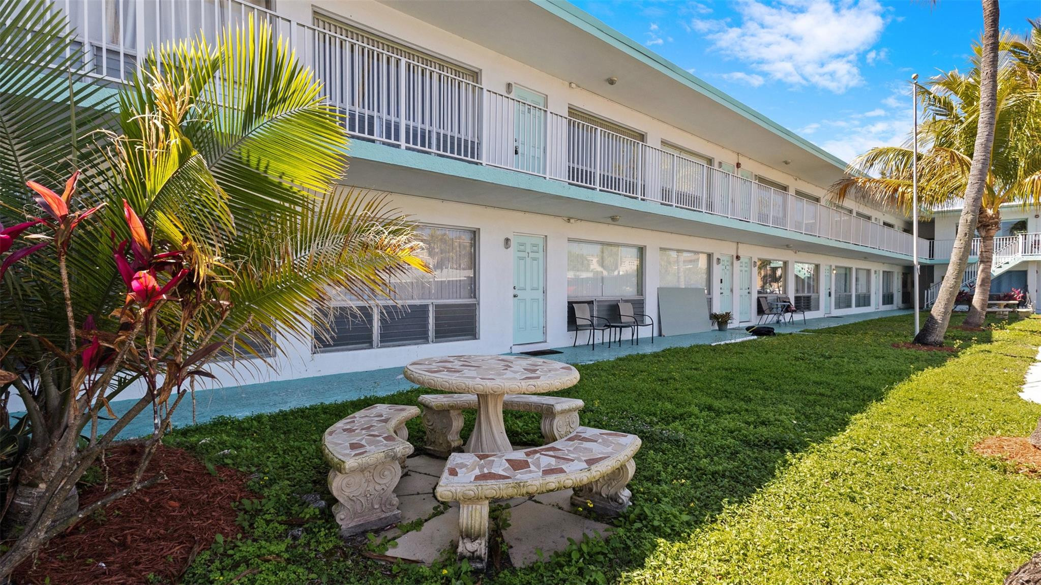 Holiday Apartments Condo - Residential