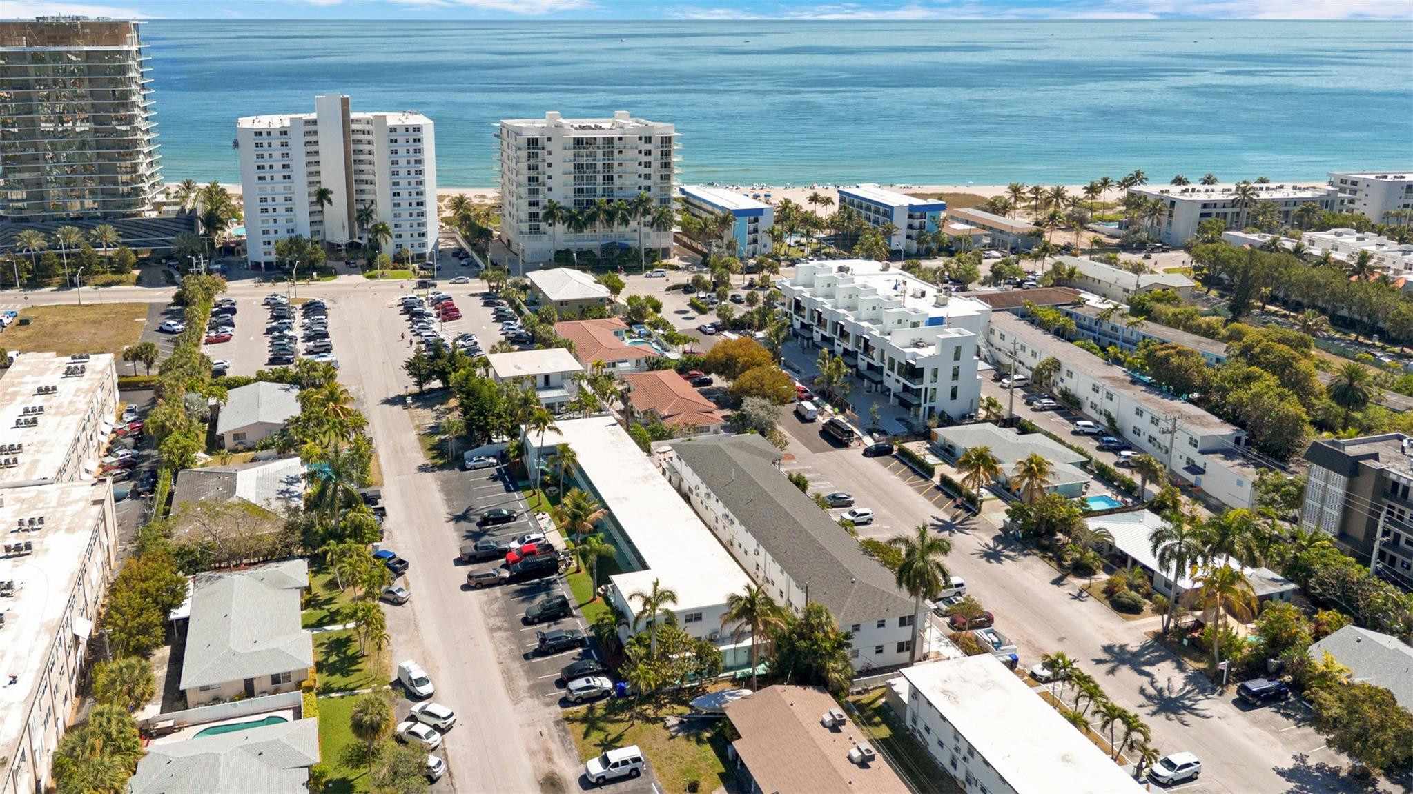 Holiday Apartments Condo - Residential