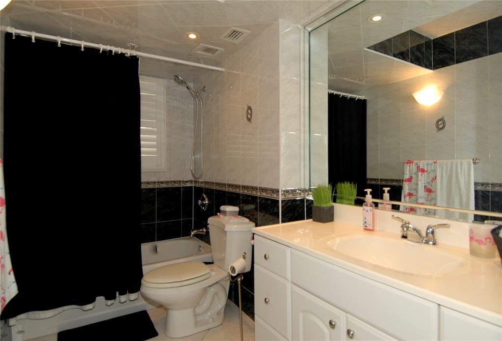 HOLLYWOOD OCEANFRONT - Residential