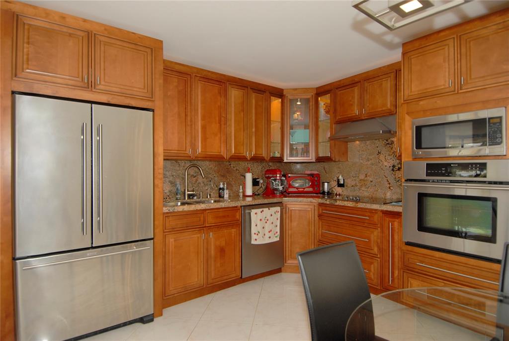 HOLLYWOOD OCEANFRONT - Residential