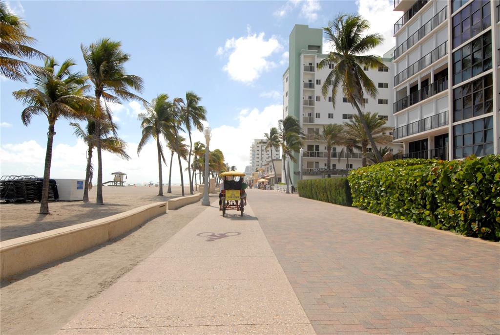 HOLLYWOOD OCEANFRONT - Residential