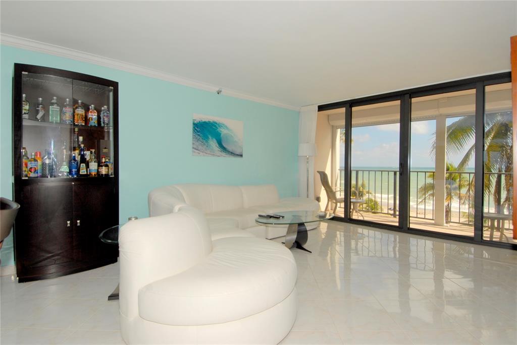 HOLLYWOOD OCEANFRONT - Residential