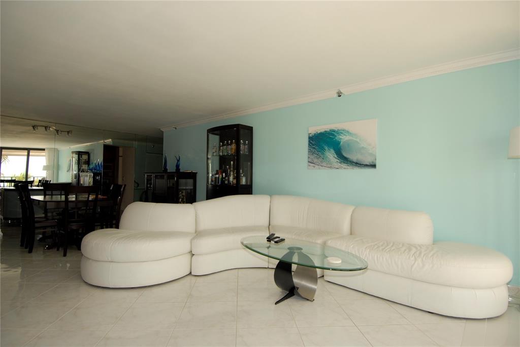 HOLLYWOOD OCEANFRONT - Residential