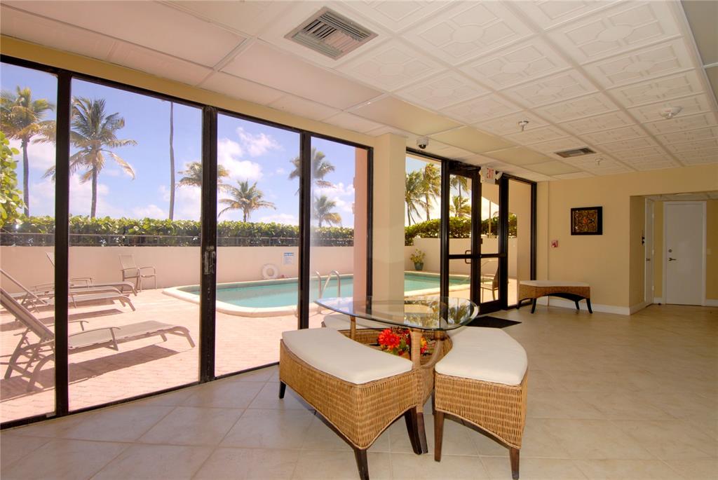 HOLLYWOOD OCEANFRONT - Residential