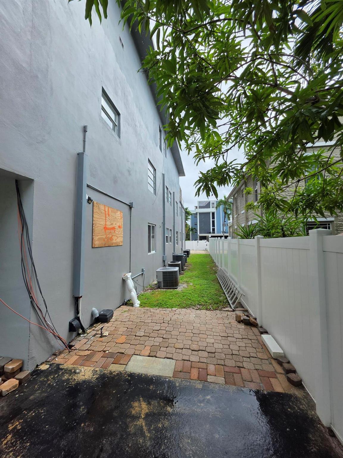 LINDEN ARMS CONDO - Commercial Sale