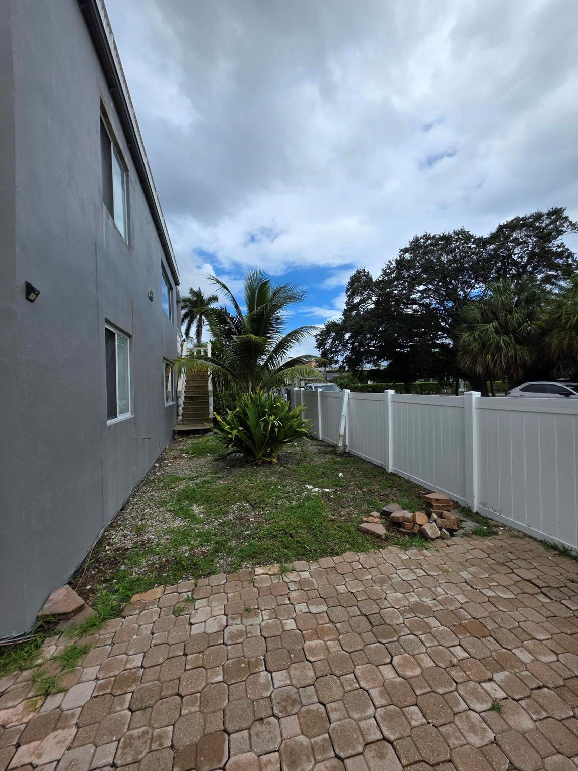 LINDEN ARMS CONDO - Commercial Sale