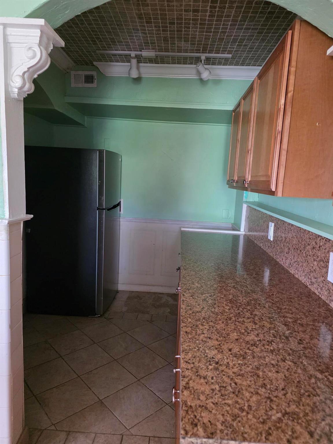 LINDEN ARMS CONDO - Commercial Sale