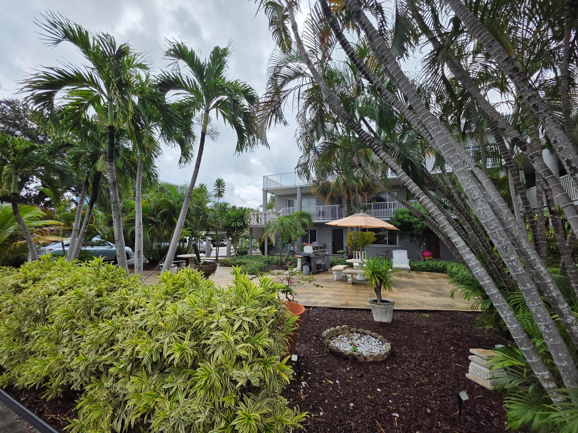 201 S Lakeside Drive