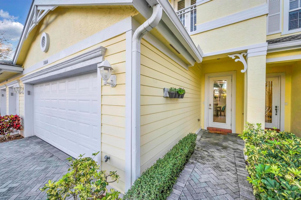 Photo of 1004 Mariner Bay Boulevard, Fort Pierce, FL 34949 (MLS # R10952838)