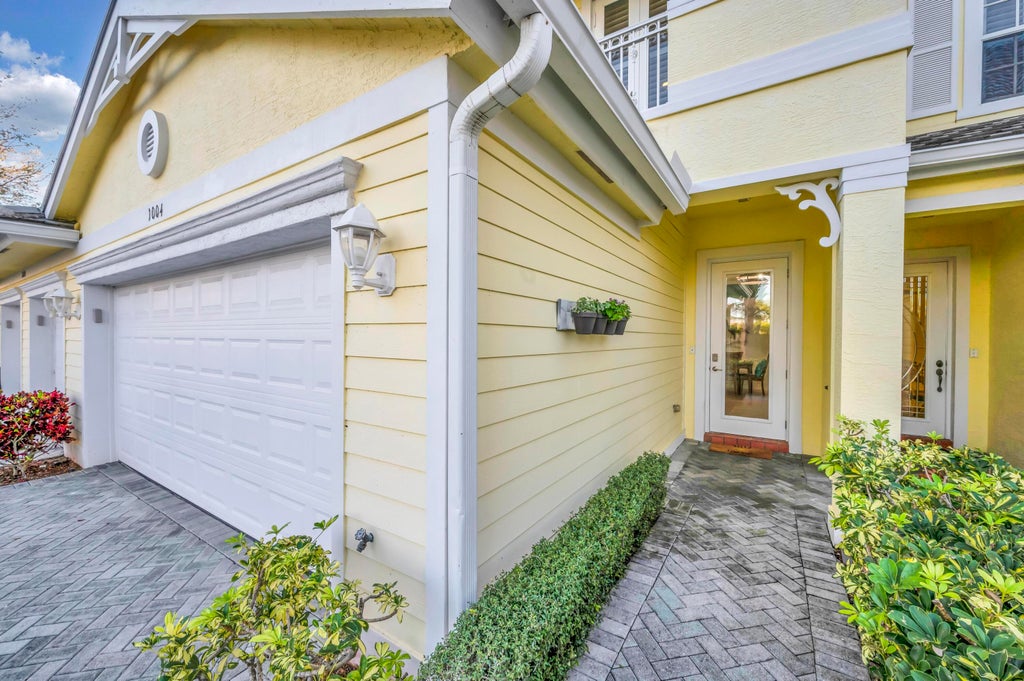 Photo of 1004 Mariner Bay Boulevard, Fort Pierce, FL 34949 (MLS # R10952838)