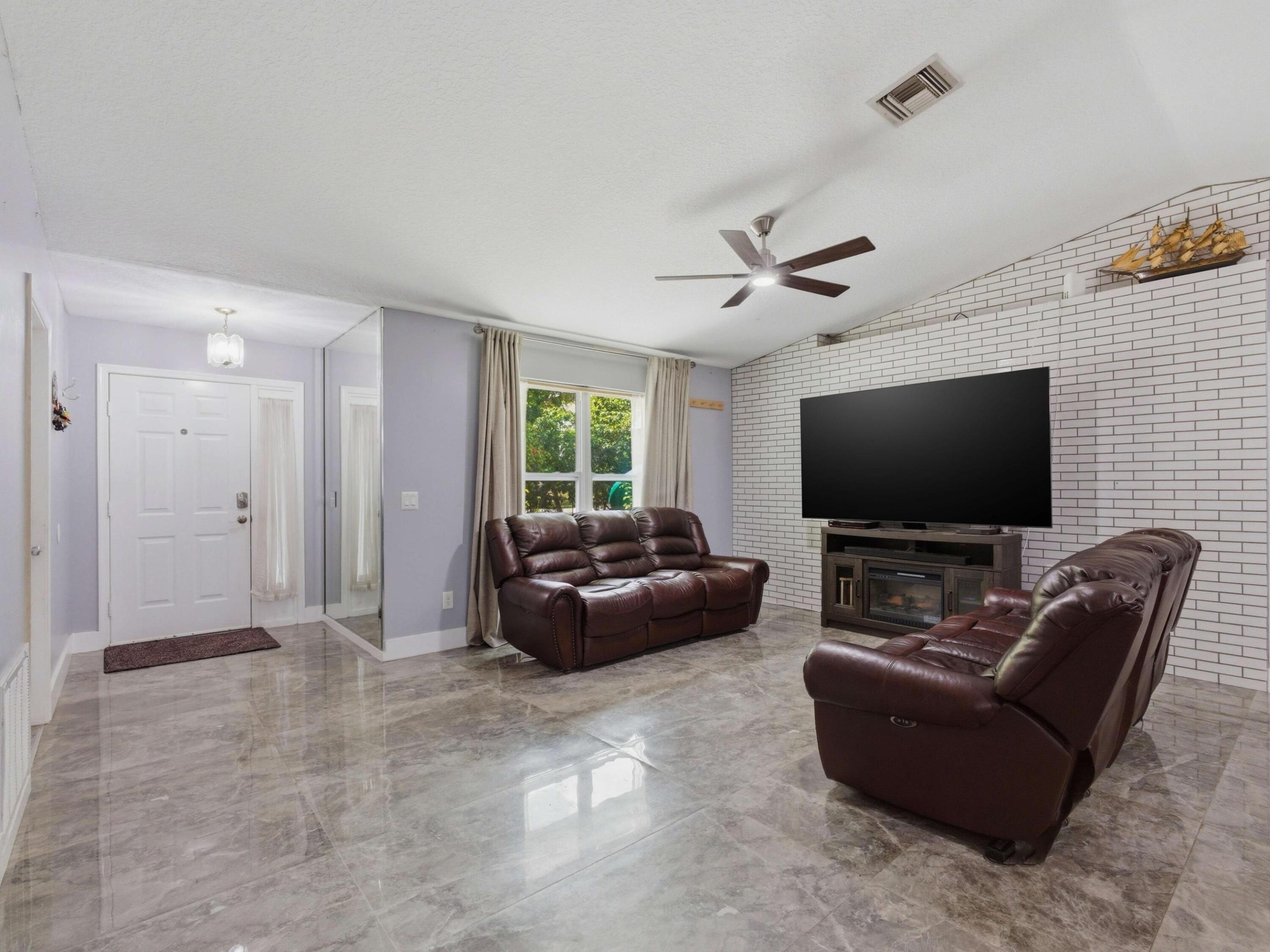 11481 Tangerine Boulevard