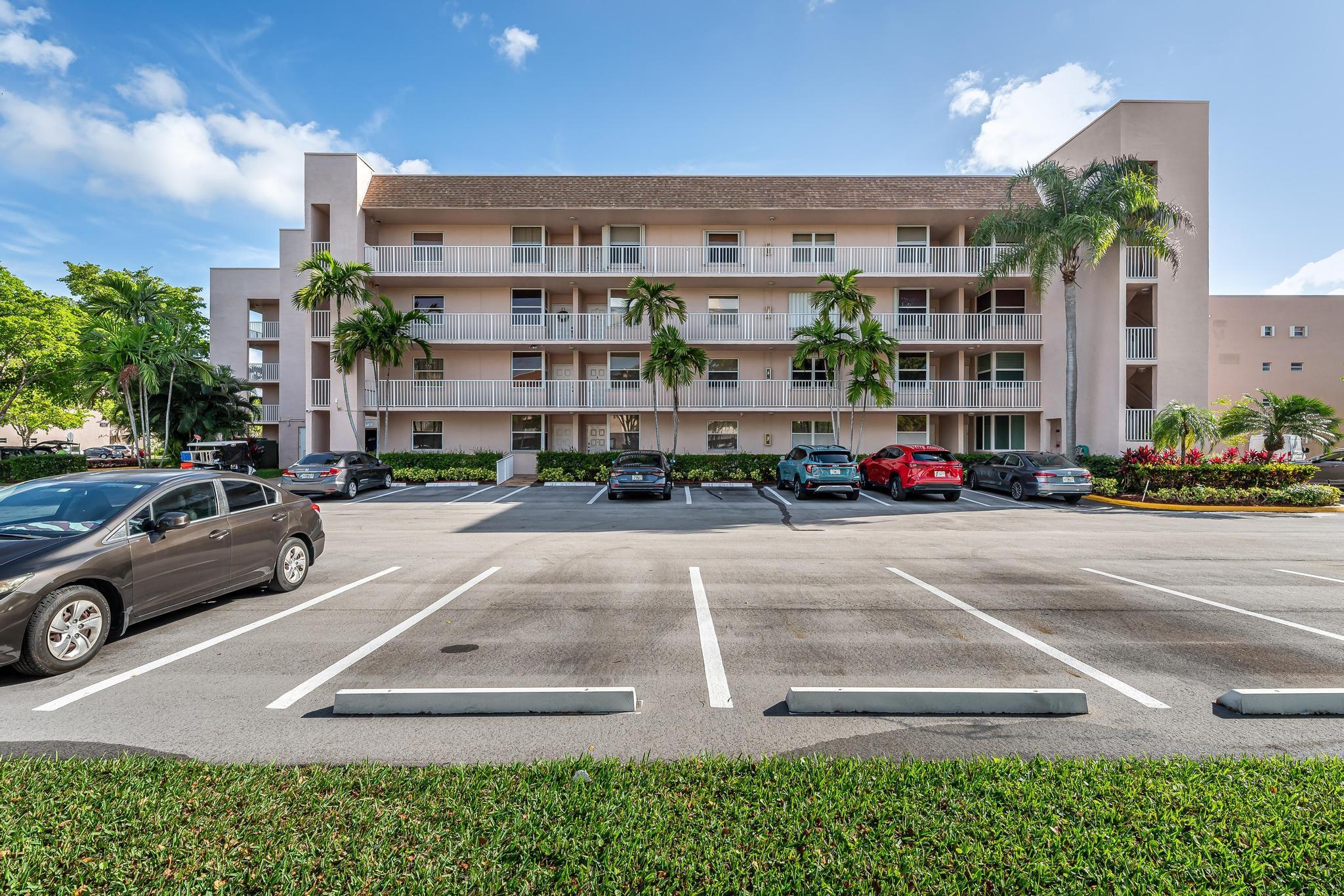 Sunrise Lakes 186 Condo - Residential