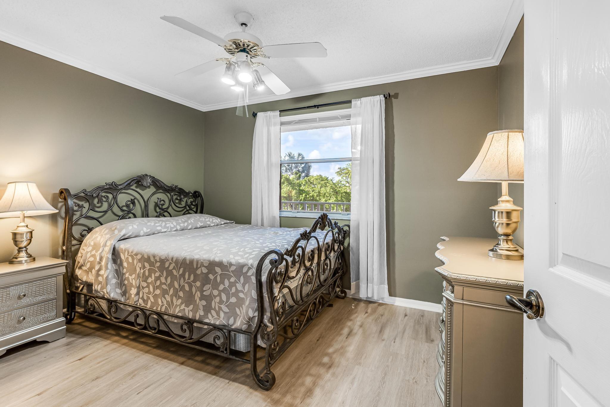 Sunrise Lakes 186 Condo - Residential