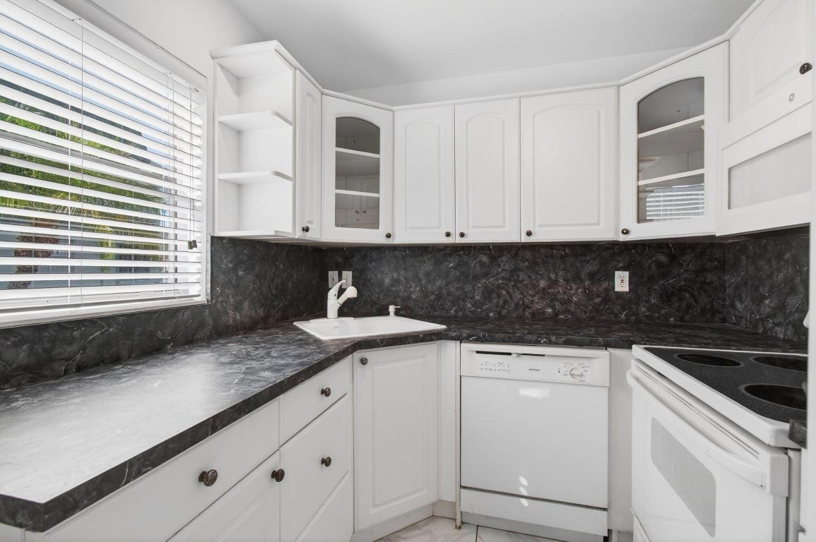 KINGS POINT - Residential