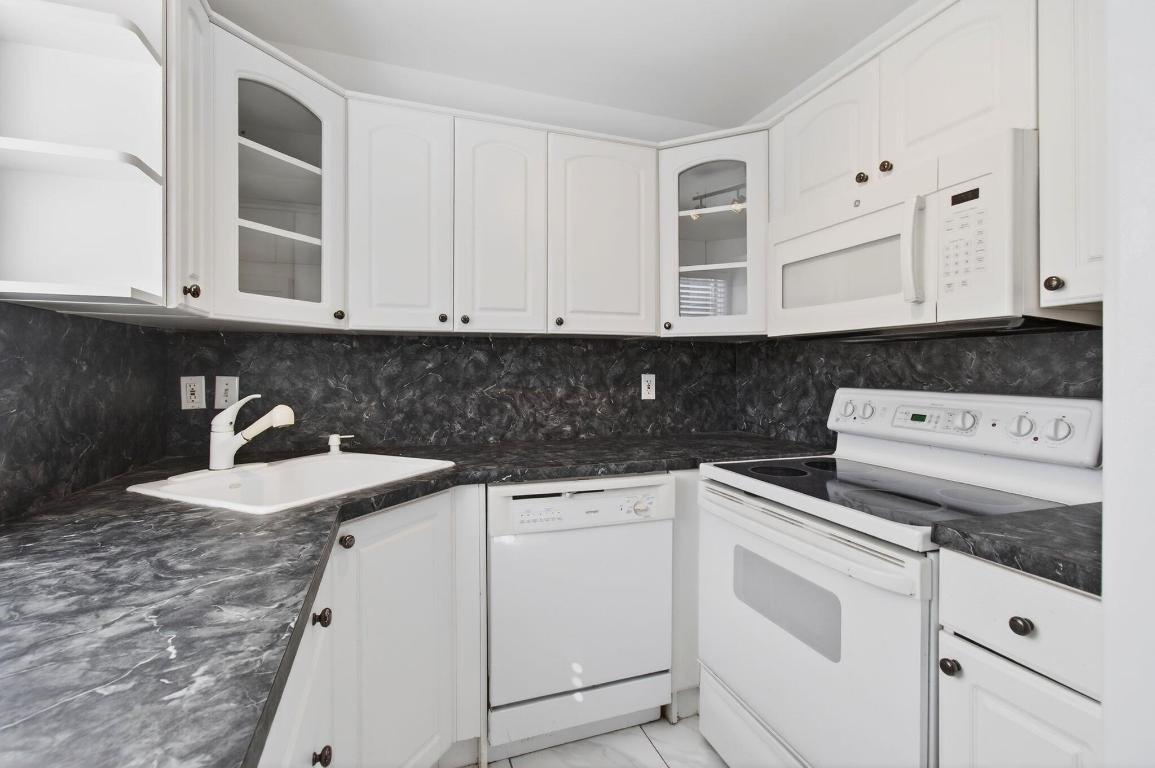 KINGS POINT - Residential