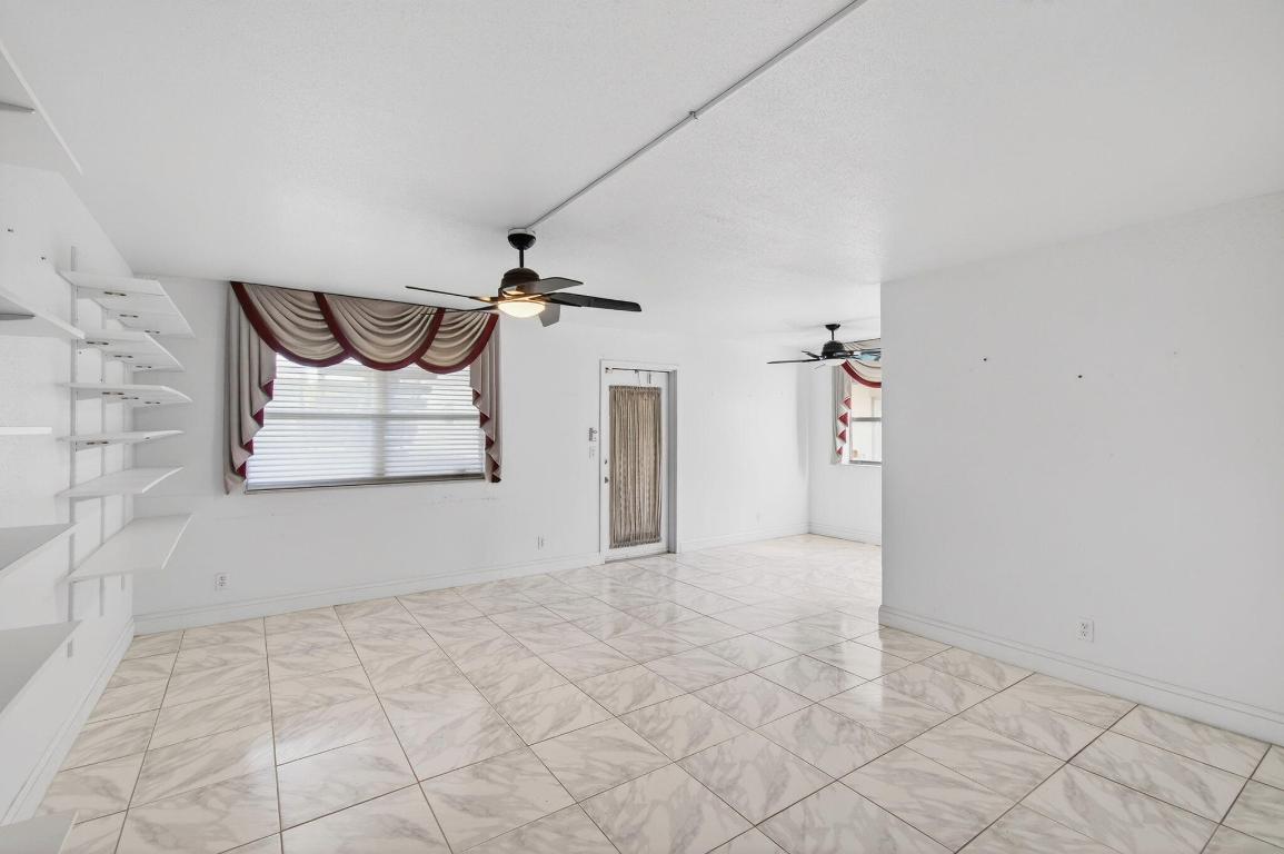 KINGS POINT - Residential