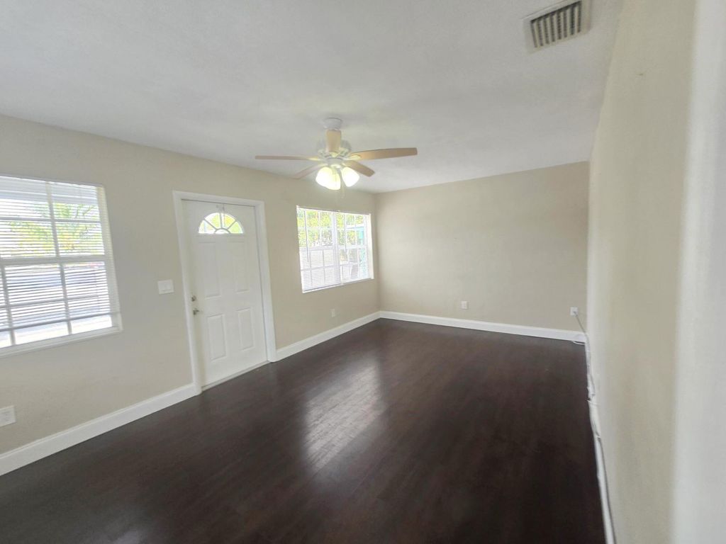 Photo of 328 N E Street, Lake Worth Beach, FL 33460 (MLS # R11016083)