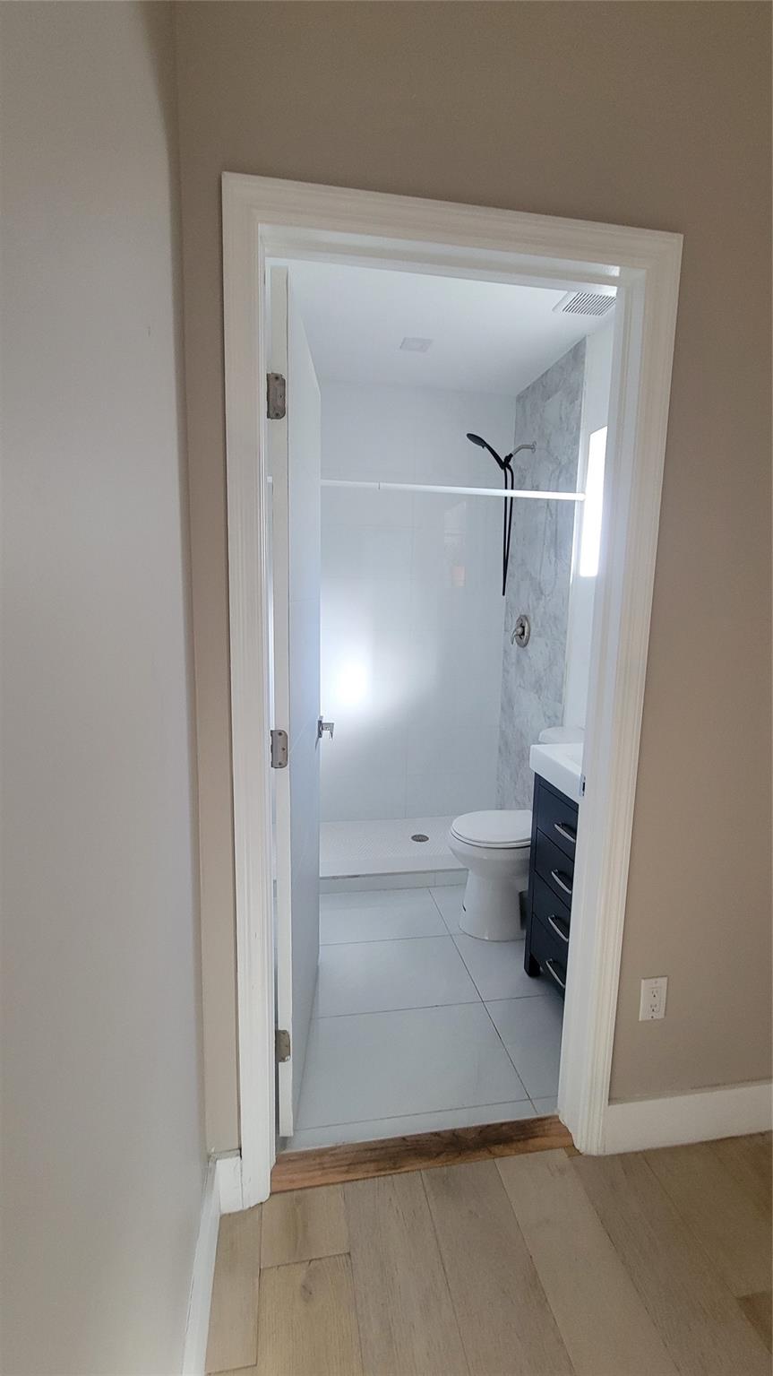 Dorsey Park First Add 21- - Residential Lease