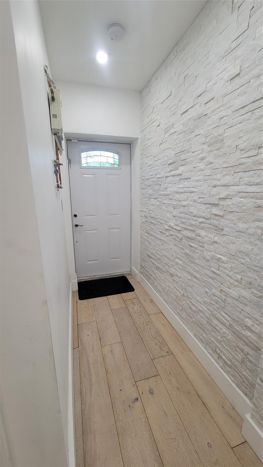 Dorsey Park First Add 21- - Residential Lease