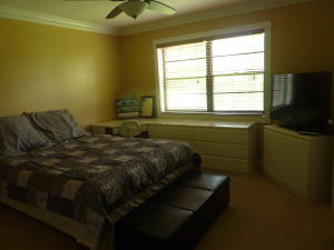 PINEWOOD EAST 2 OF WELLINGTON - Residential Lease