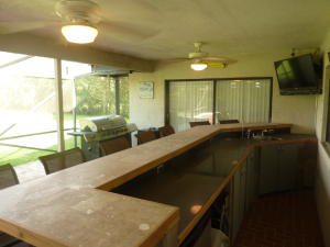 PINEWOOD EAST 2 OF WELLINGTON - Residential Lease