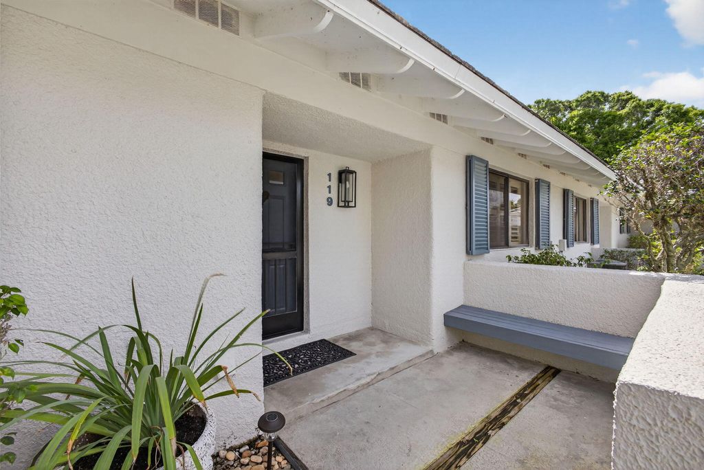 Photo of 119 Club Drive, Palm Beach Gardens, FL 33418 (MLS # B26011148)